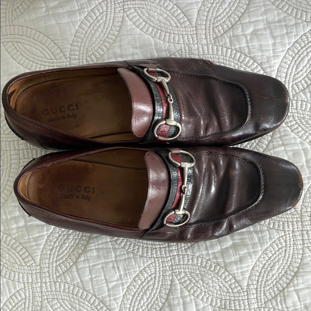 Gucci Brown Leather Loafers with Horsebit Detail and navy and red leather flag